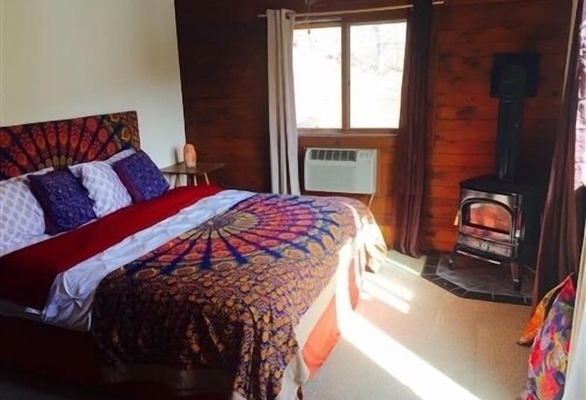 호텔 Lotus Mountain Retreat