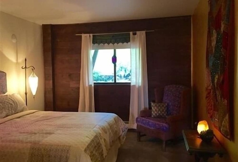 호텔 Lotus Mountain Retreat