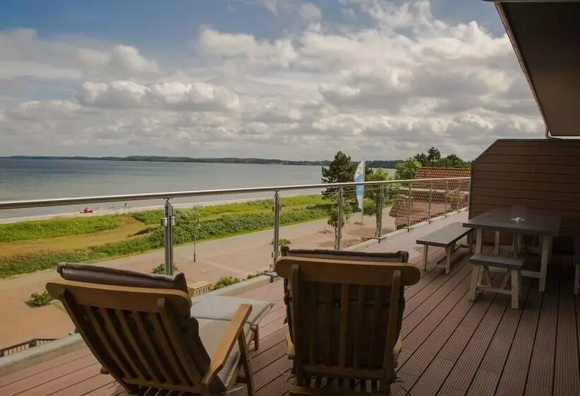 هتل Ostseestrandhausholnis