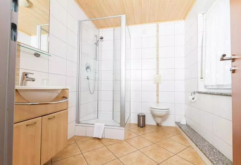 تختخواب و صبحانه Landhotel Georgshof