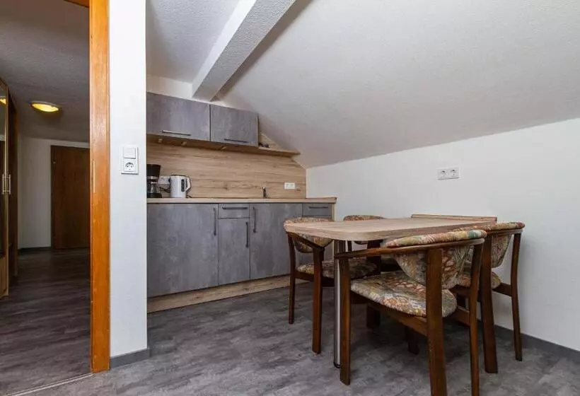 تختخواب و صبحانه Landhotel Georgshof