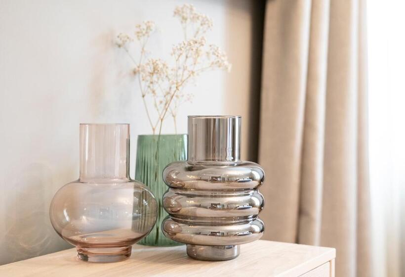 Bed and Breakfast Nest