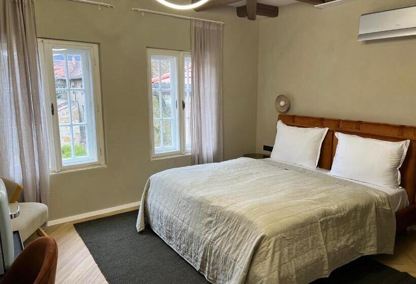 Bed and Breakfast Nest