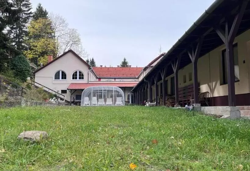 Aamiaismajoitus (B&B) Parrag Panzió Mátraszentimre