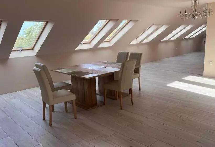 Aamiaismajoitus (B&B) Parrag Panzió Mátraszentimre