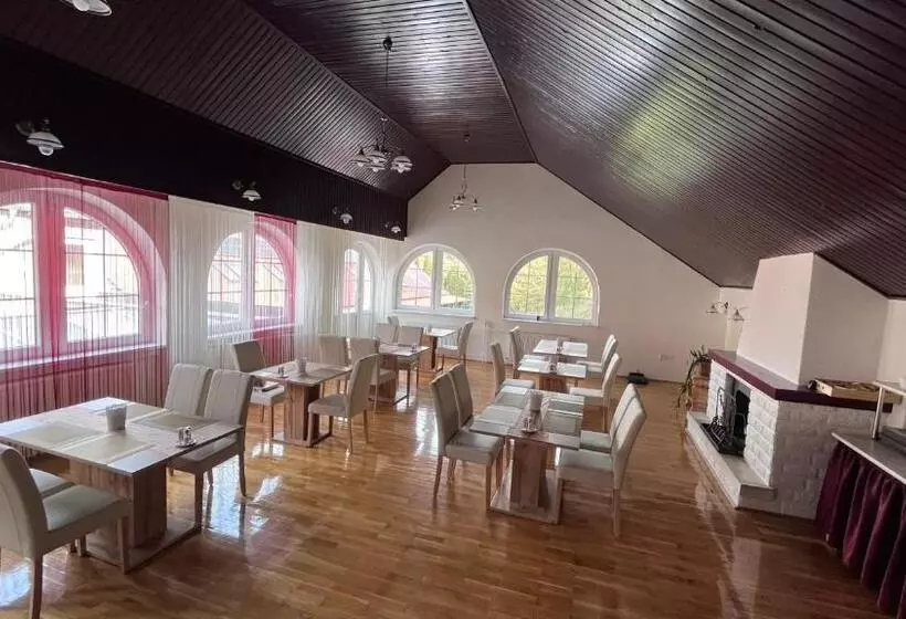 Aamiaismajoitus (B&B) Parrag Panzió Mátraszentimre