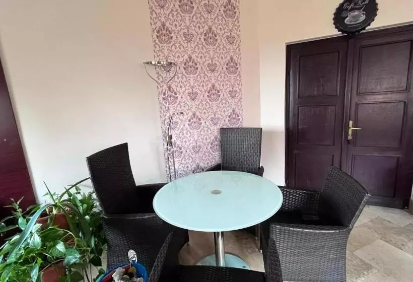 Aamiaismajoitus (B&B) Parrag Panzió Mátraszentimre