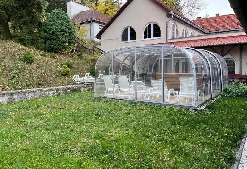 Aamiaismajoitus (B&B) Parrag Panzió Mátraszentimre