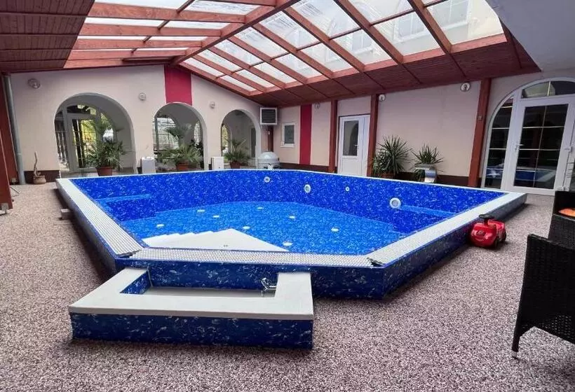 Aamiaismajoitus (B&B) Parrag Panzió Mátraszentimre