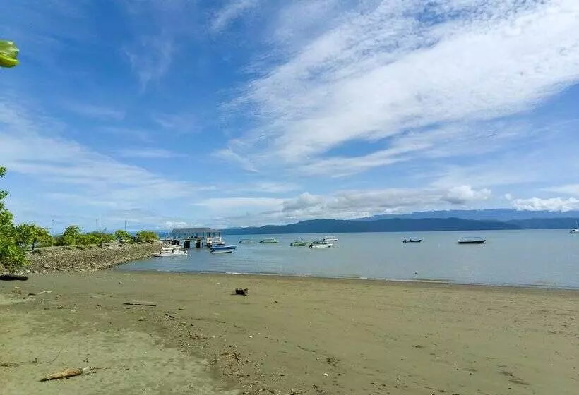 Hotelli Cabinas Agua Luna Frente Al Mar