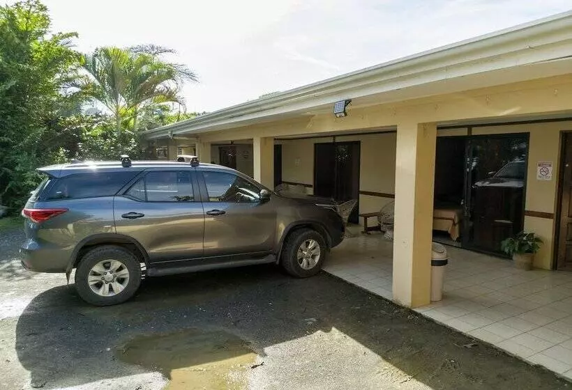 Hotelli Cabinas Agua Luna Frente Al Mar