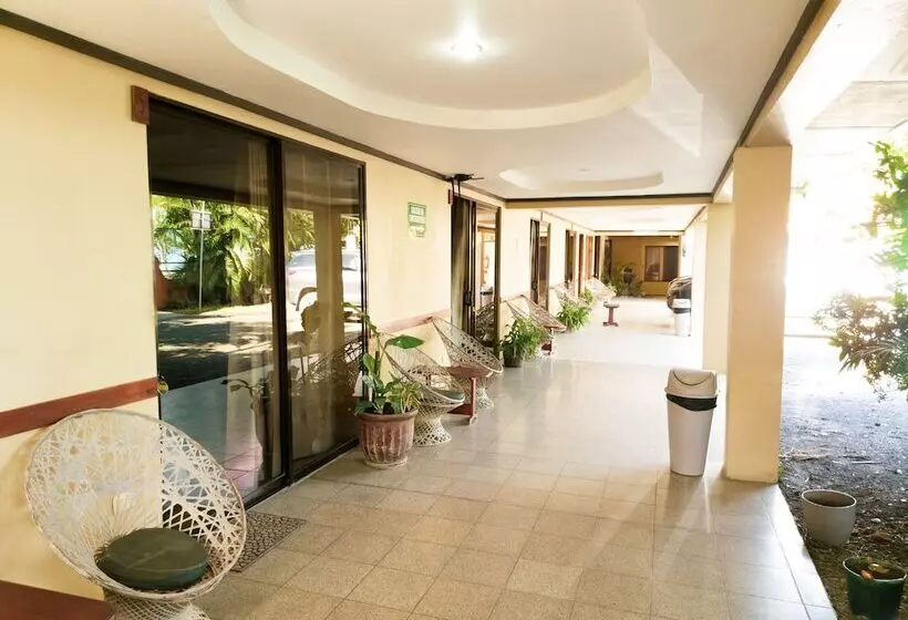 Hotelli Cabinas Agua Luna Frente Al Mar