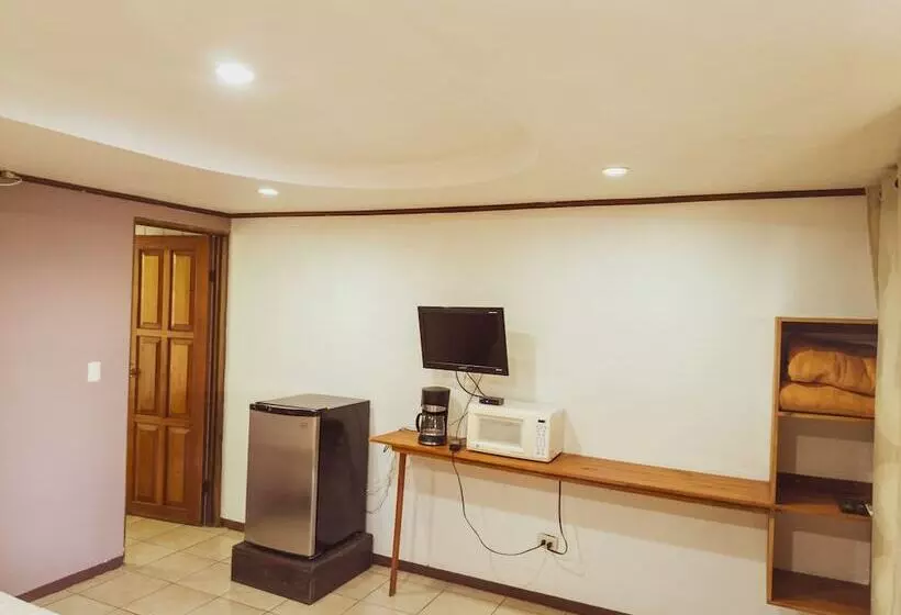 Hotelli Cabinas Agua Luna Frente Al Mar