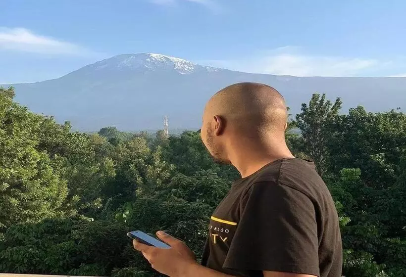 هتل Kilimanjaro White House