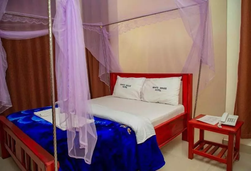 هتل Kilimanjaro White House