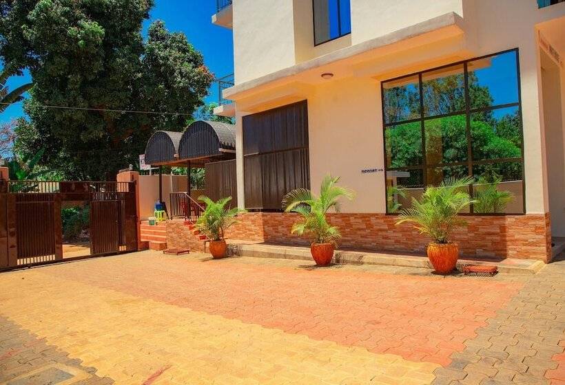 בית מלון כפרי Kilimanjaro White House