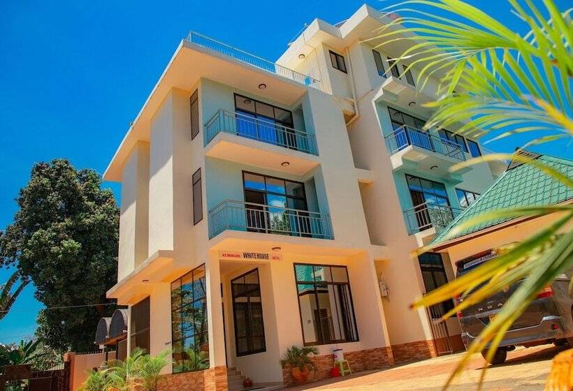 בית מלון כפרי Kilimanjaro White House