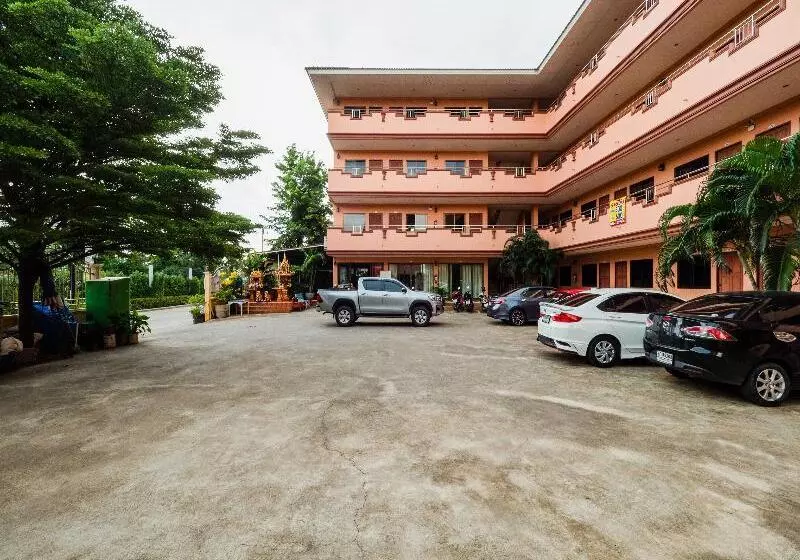 ホテル Oyo 1087 Udom Khomkham Apartment