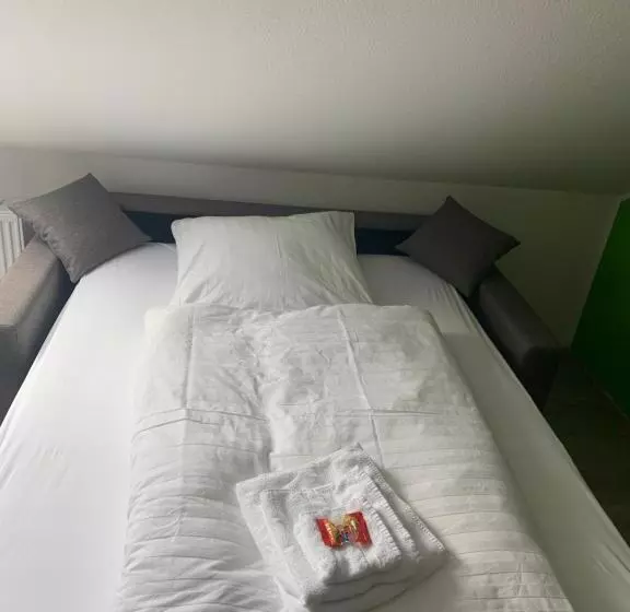 Hotelli Unter Den Linden