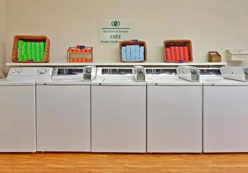 호텔 Candlewood Suites Indianapolis Northeast, An Ihg