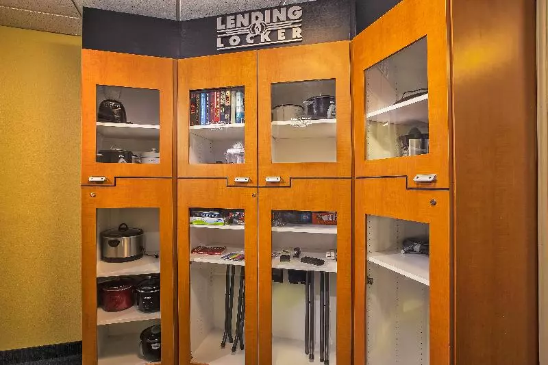 호텔 Candlewood Suites Indianapolis Northeast, An Ihg