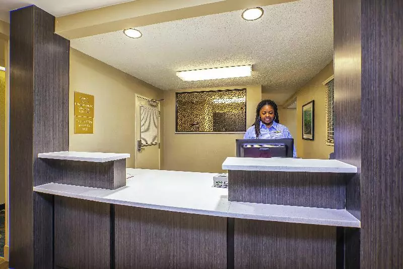 호텔 Candlewood Suites Indianapolis Northeast, An Ihg