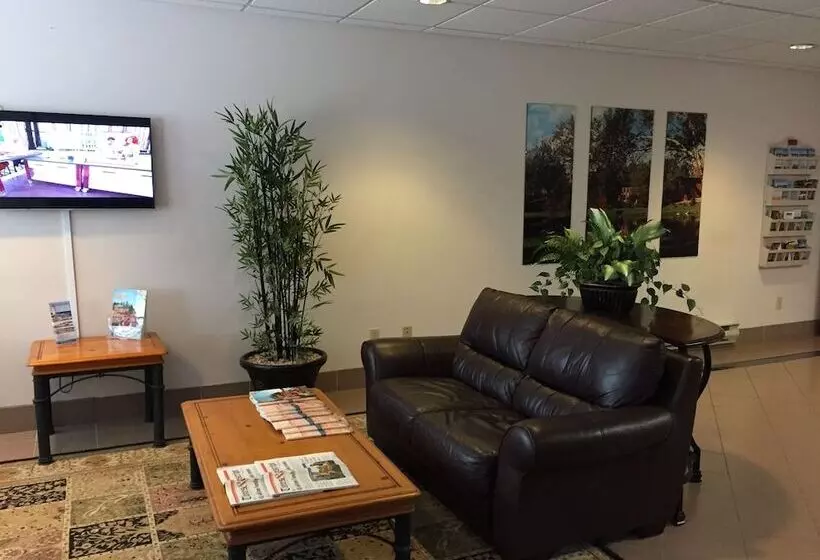 酒店 Coastal Inn Sackville