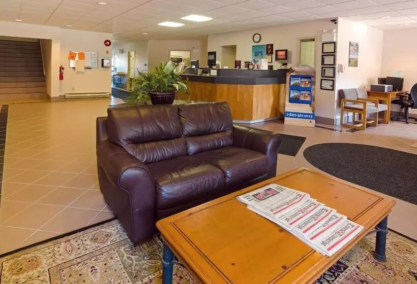 酒店 Coastal Inn Sackville