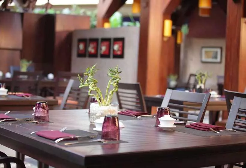 Отель Hilton Alexandria Green Plaza