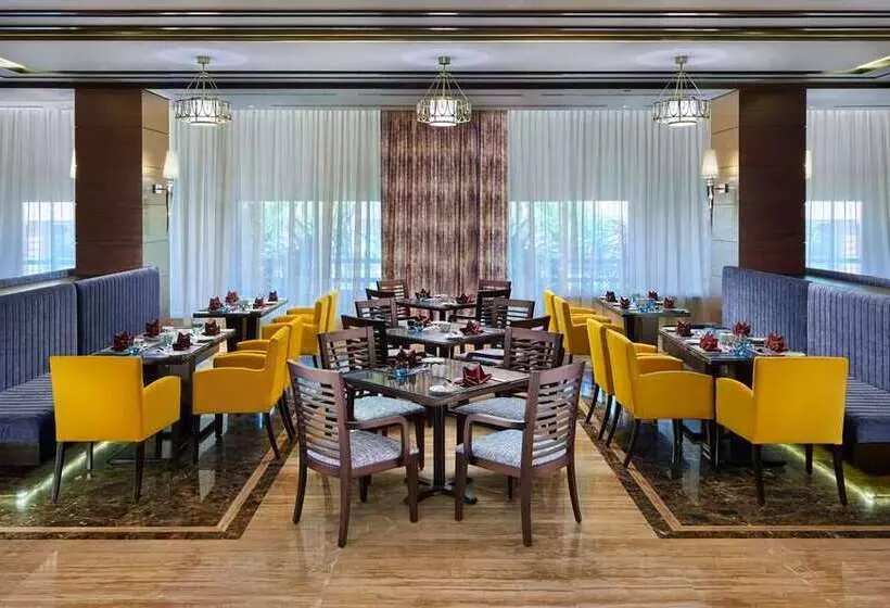 Отель Hilton Alexandria Green Plaza