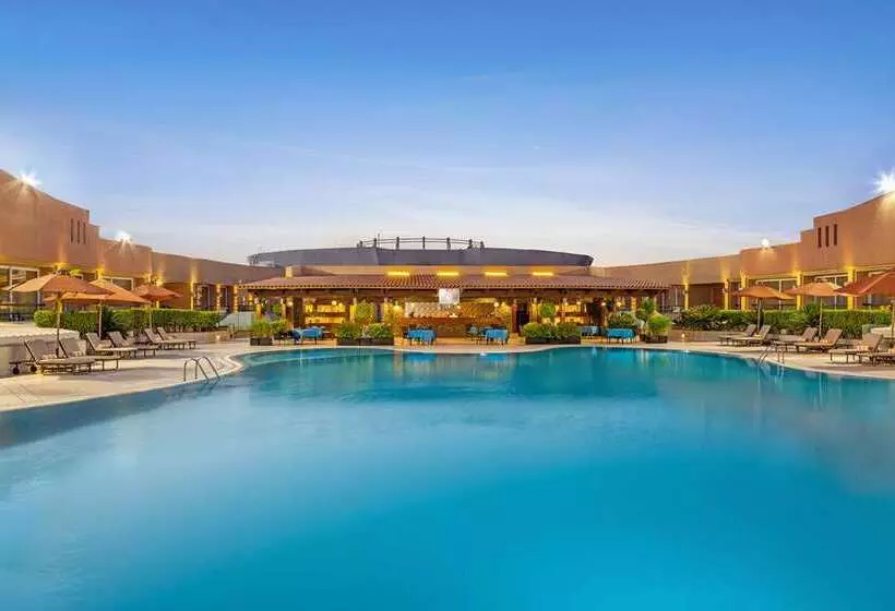 Отель Hilton Alexandria Green Plaza