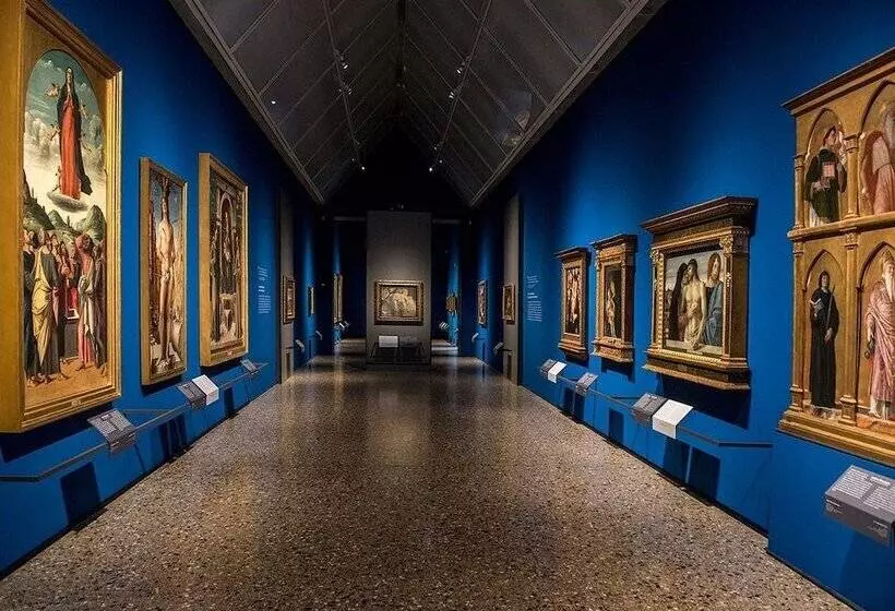 هتل Holiday Inn Milan Garibaldi Station, An Ihg