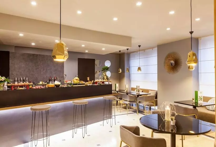 هتل Holiday Inn Milan Garibaldi Station, An Ihg