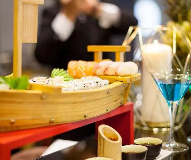 هتل Holiday Inn Milan Garibaldi Station, An Ihg