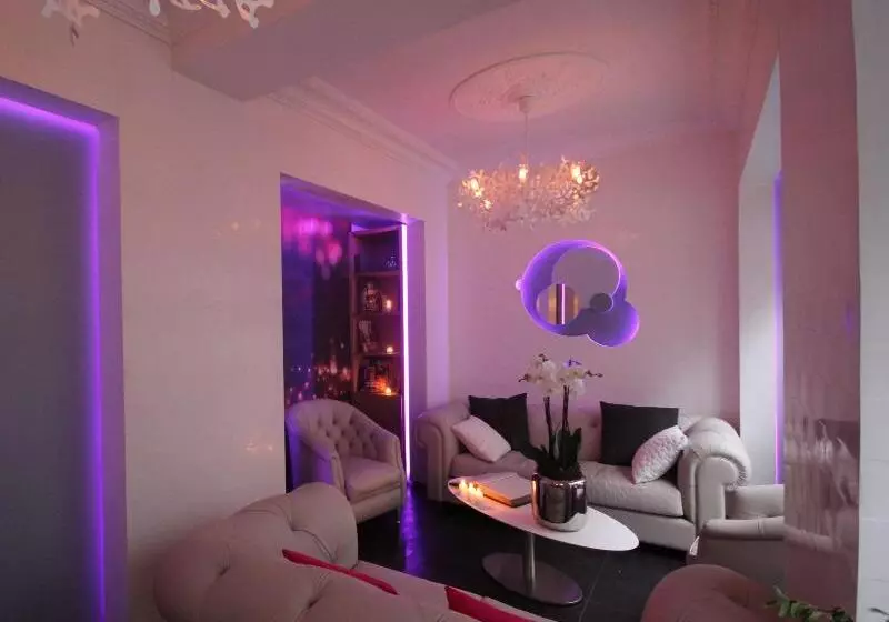 هتل Lumieres Montmartre Paris