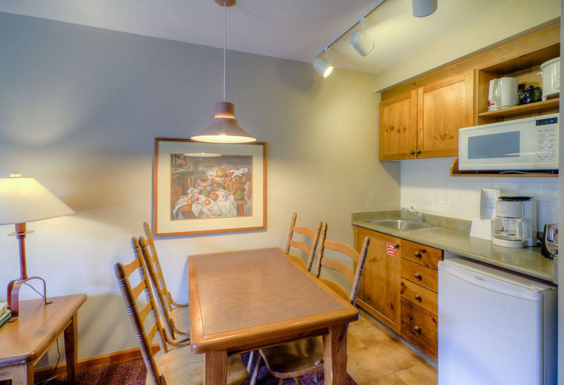 Cahilty Hotel & Suites