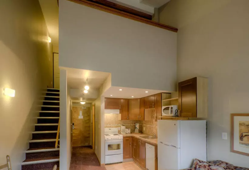 Cahilty Hotel & Suites