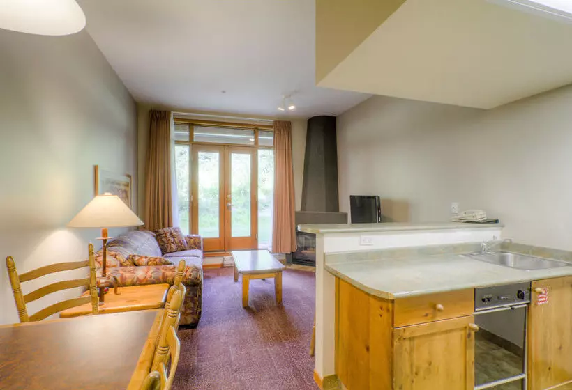 Cahilty Hotel & Suites