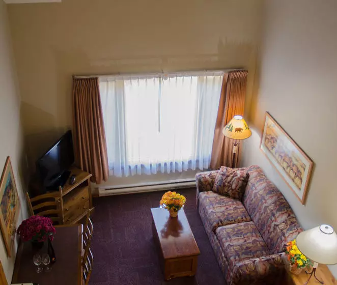 Cahilty Hotel & Suites