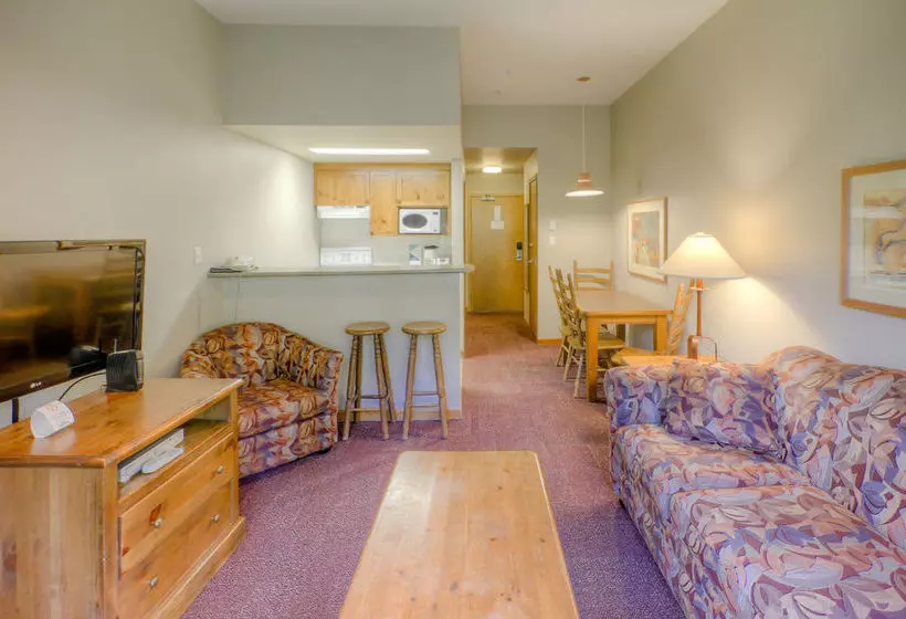 Cahilty Hotel & Suites