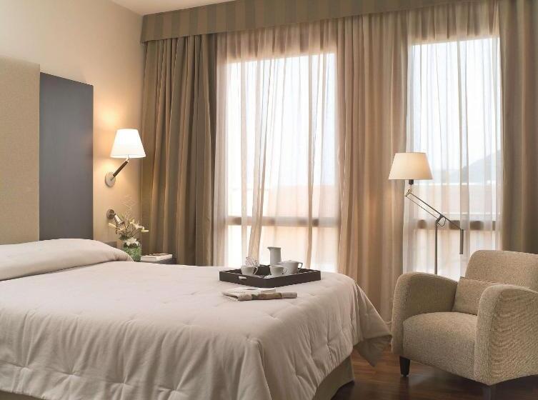 هتل Cartagena puerto