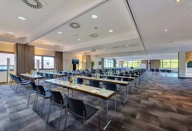 Отель Park Plaza Trier