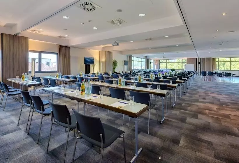 Отель Park Plaza Trier