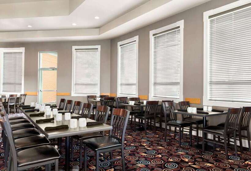 Royal Hotel Calgary, Trademark Collection By Wyndham