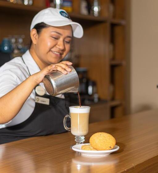 هتل Smart Cancun The Urban Oasis