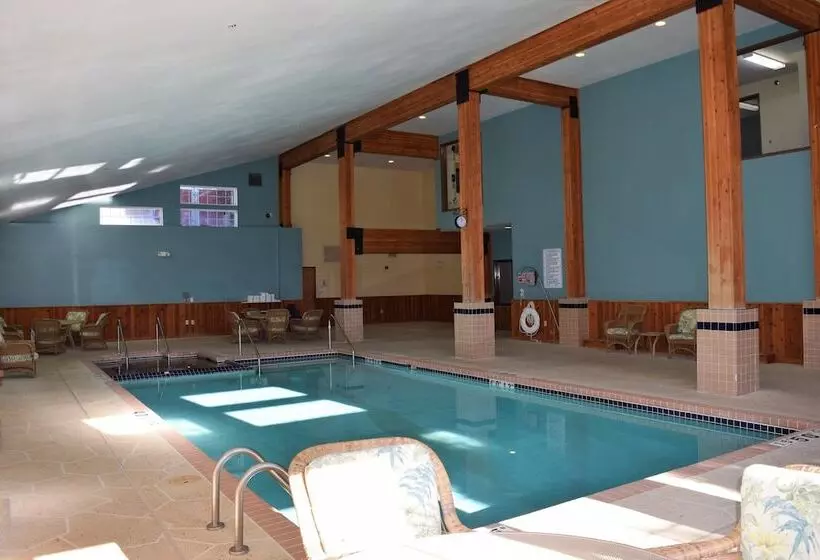 فندق Wyndham Garden Madison Fitchburg