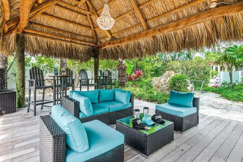 Tropical Breeze Resort