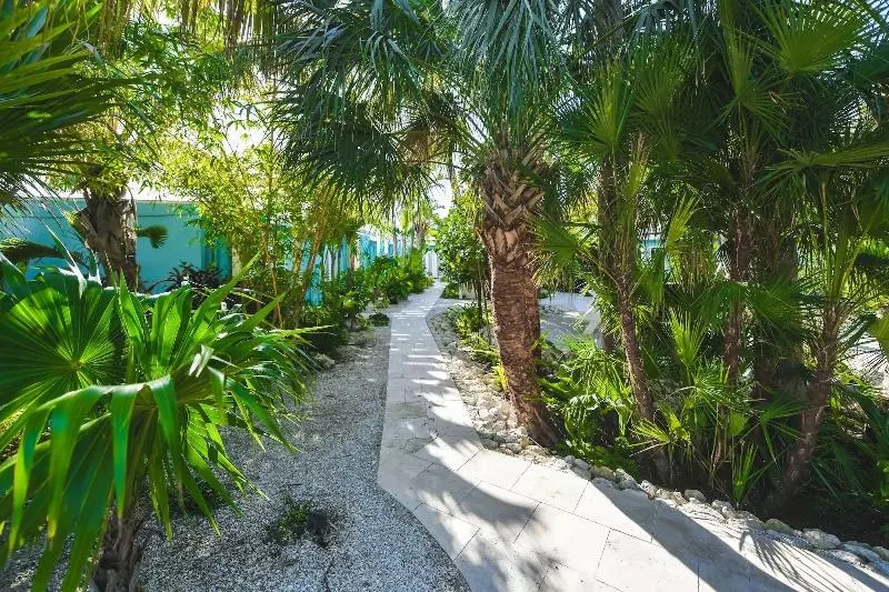 Tropical Breeze Resort