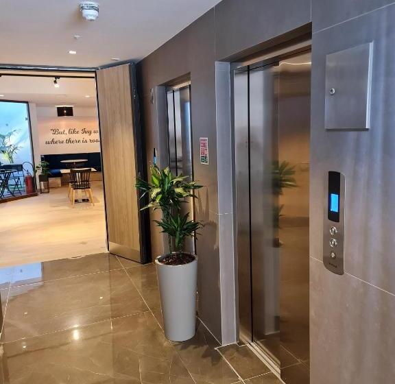 Ivy Hotel Adults Only