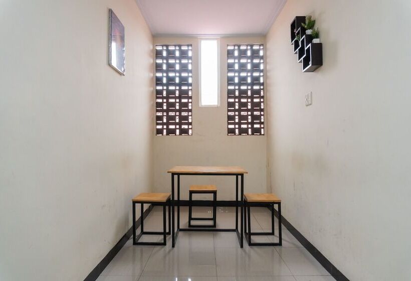 בית מלון כפרי Koolkost Near State Museum Of North Sumatera Medan